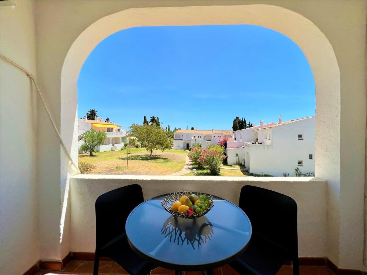 Armacao De Pera Twins 1 By Homing Apartman Kültér fotó