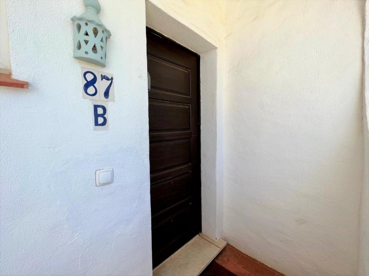 Armacao De Pera Twins 1 By Homing Apartman Kültér fotó